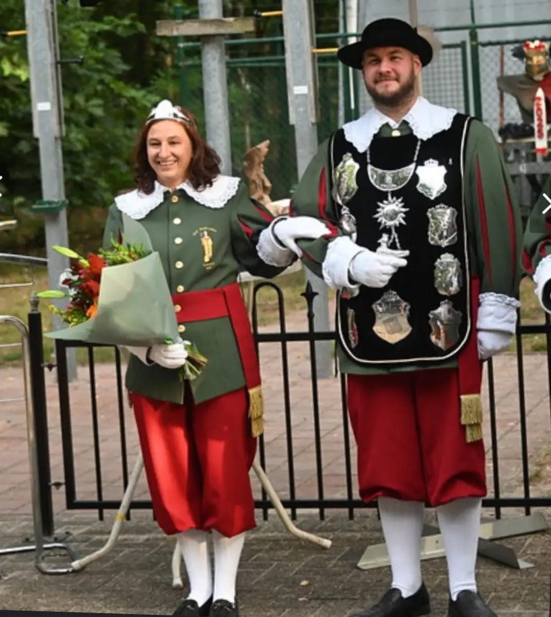 Koningspaar Maarten Dirikx en An Cuyvers in gildekledij